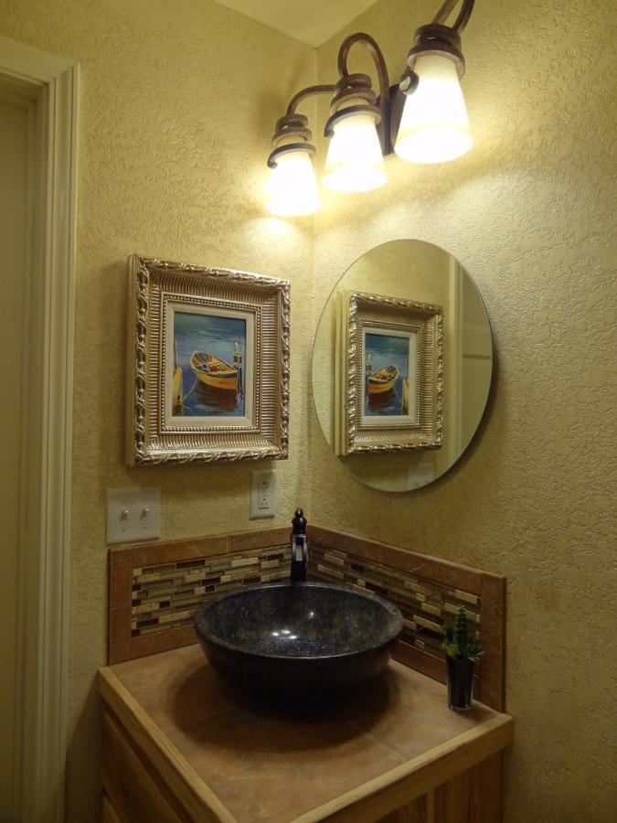 Poolside King Cabana With Full Kitchen, King Bed, Sleeper Sofa And Pool Access, Hotel Room Mount Ida Exterior foto