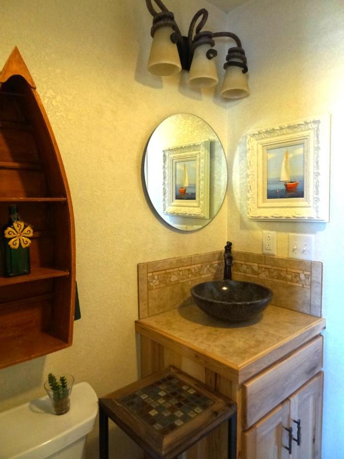 Poolside King Cabana With Full Kitchen, King Bed, Sleeper Sofa And Pool Access, Hotel Room Mount Ida Exterior foto
