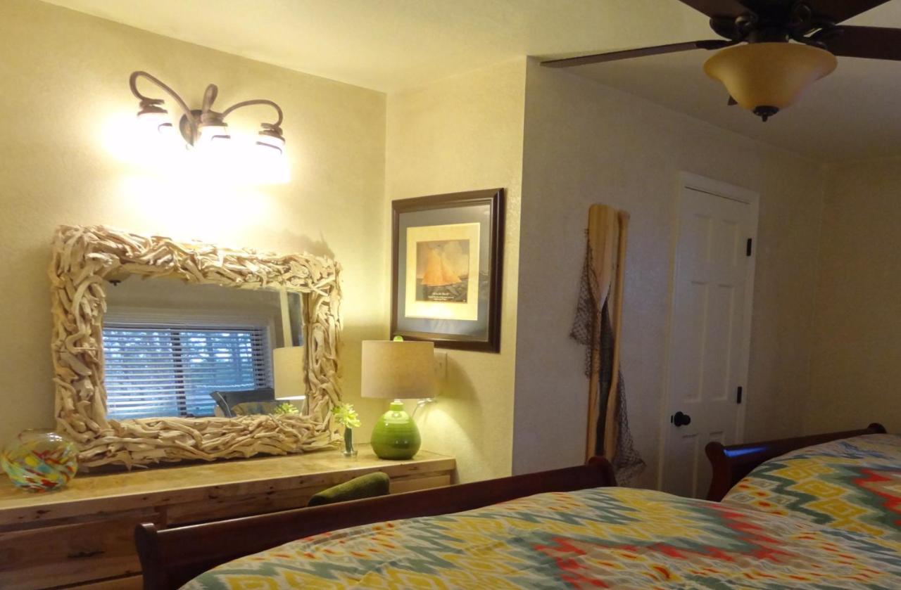 Poolside King Cabana With Full Kitchen, King Bed, Sleeper Sofa And Pool Access, Hotel Room Mount Ida Exterior foto