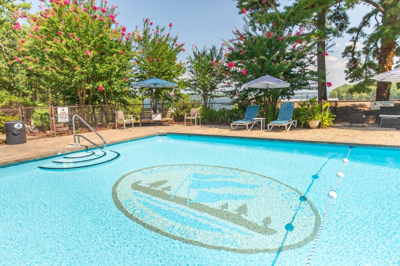 Poolside King Cabana With Full Kitchen, King Bed, Sleeper Sofa And Pool Access, Hotel Room Mount Ida Exterior foto
